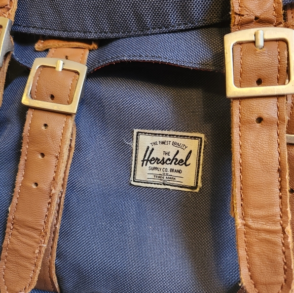 ❤️‍🔥3/$18 Herschel Backpack - Picture 2 of 8